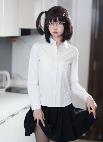 张若昀抽烟偷感